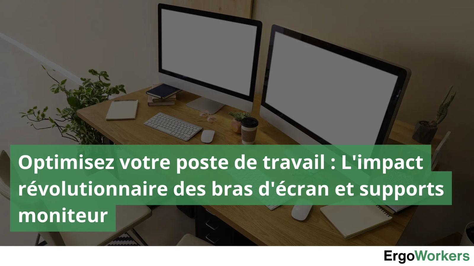 deux écran appel avec bras d'écran fixé sur un bureau ergonomique